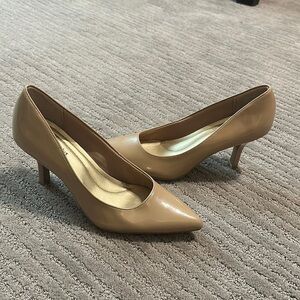 Women’s Size 9W Heels
